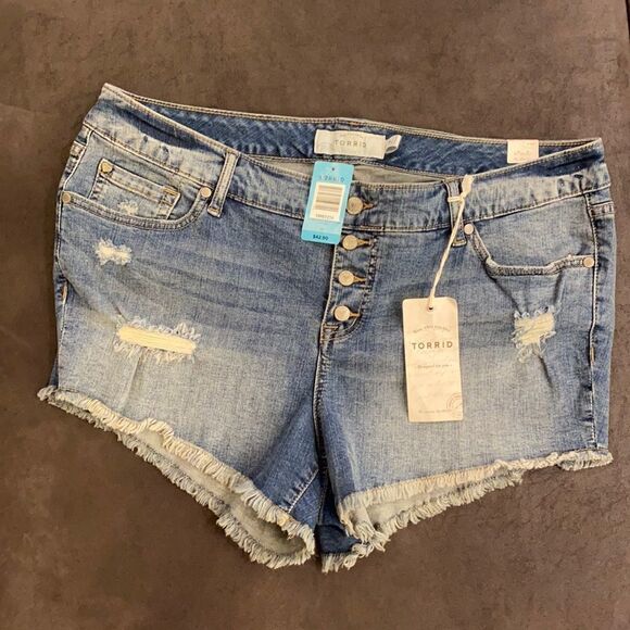 Torrid 3.5 Short HRMSA Button Fly Denim Jean Shorts Raw Hem - Picture 3 of 6